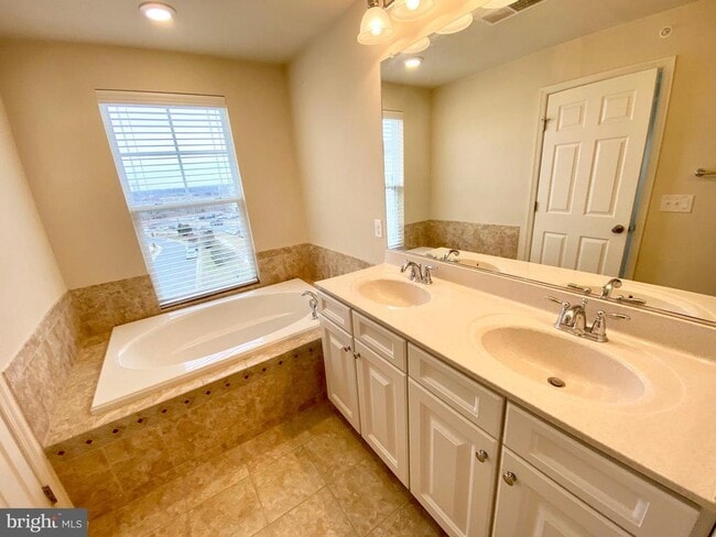 Building Photo - 24622 Seacliff Terrace