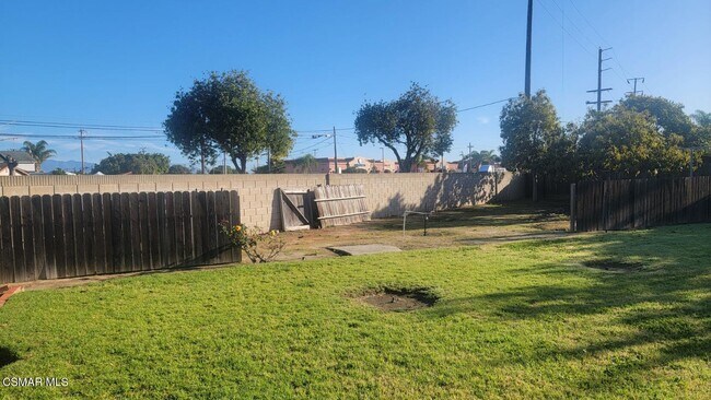 Building Photo - 2075 Sierra Pl