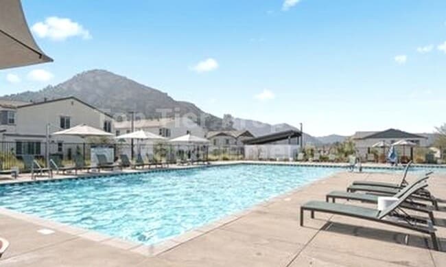 Building Photo - ***Gorgeous 2 bed / 2.5 bath / 1,083 sqft ...