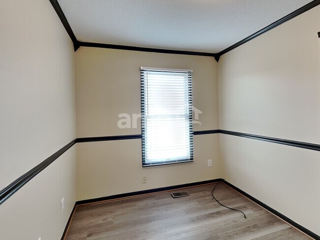 Building Photo - 2130 Winding Hollow Dr