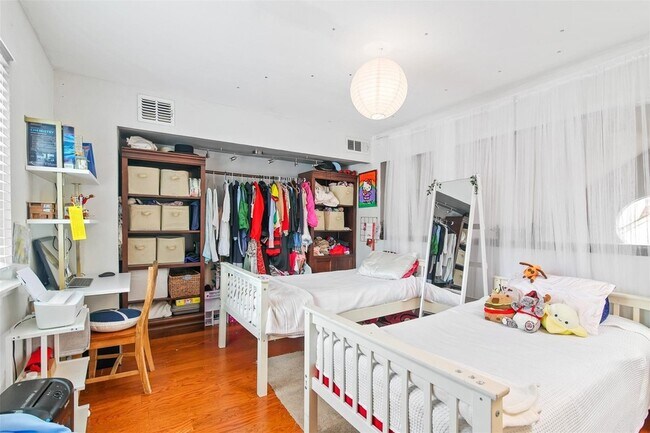 Building Photo - 1114 Augusta Dr