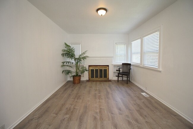 Building Photo - 2315 SE 66th Ave