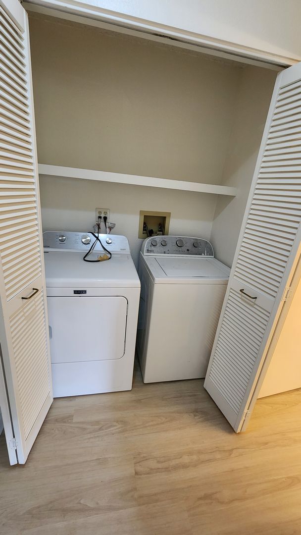 Building Photo - Partially Remodeled 1/1/1 in West Loch Fairways