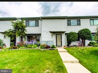 Building Photo - 102 Revere Dr