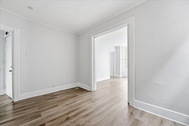 Building Photo - 335 47th St