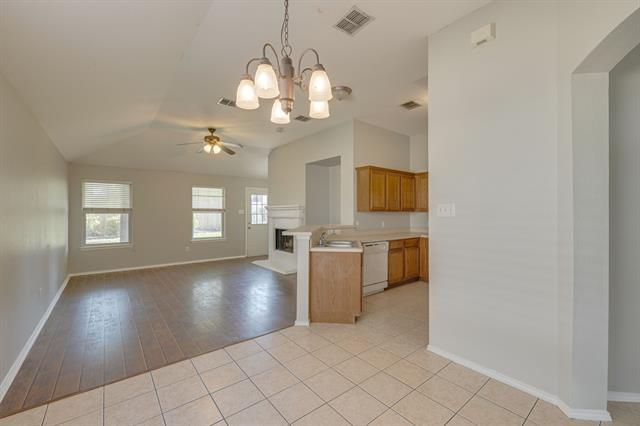 Building Photo - 4001 Rochester Dr