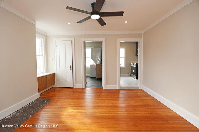 Building Photo - 340 Main St