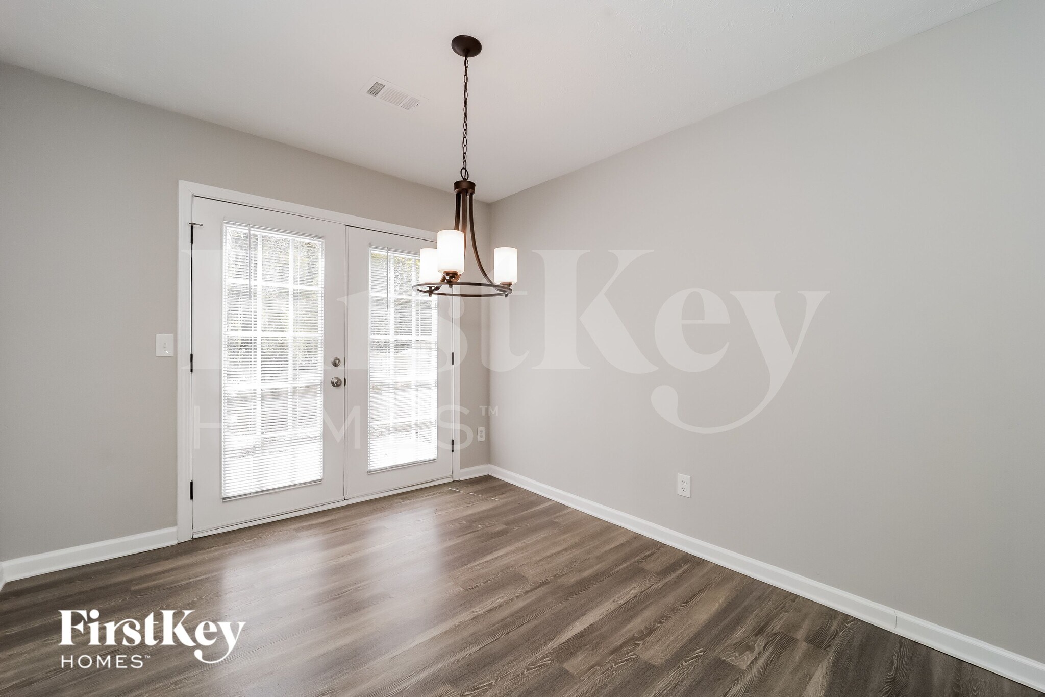 Building Photo - 3465 Rainbow Dr