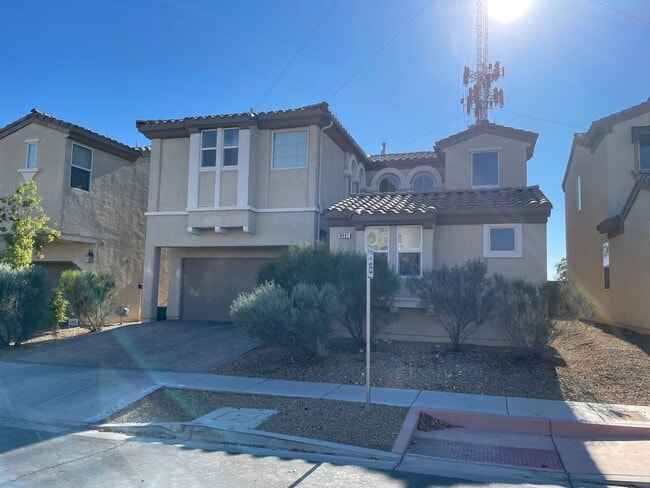 Primary Photo - 3 bed 2.5 bath northwest home with HUGE ba...