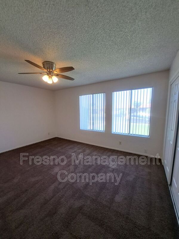 Building Photo - 543 W Alamos Ave