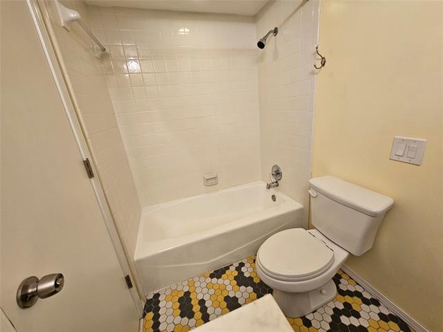 Building Photo - 3213 Saddlehead Dr