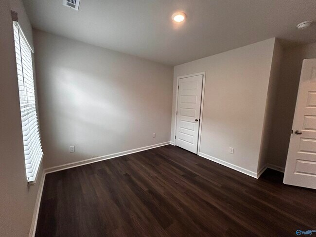 Building Photo - 9946 Sequoyah Cv Dr SE