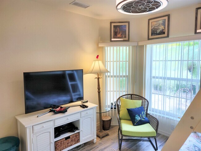 Building Photo - Seasonal Short-Term Villa located in the Auburn Cove Community with Community Pool!