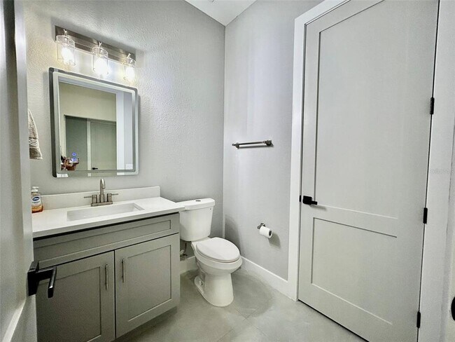 Building Photo - 15109 Aquarius Cir