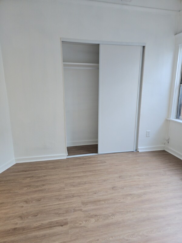 Building Photo - 322 W 52nd St