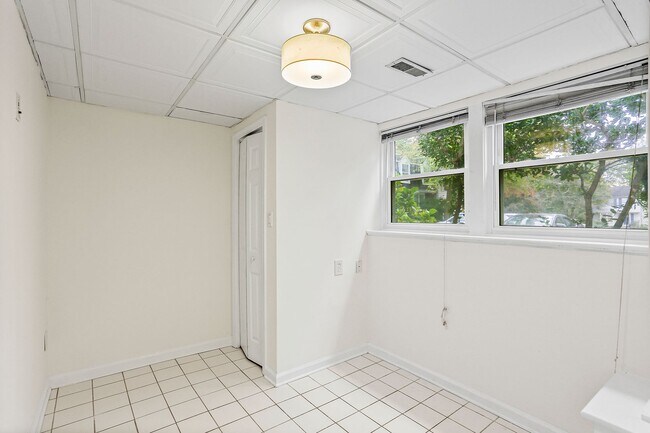 Building Photo - Village of Hickory Ridge: Columbia