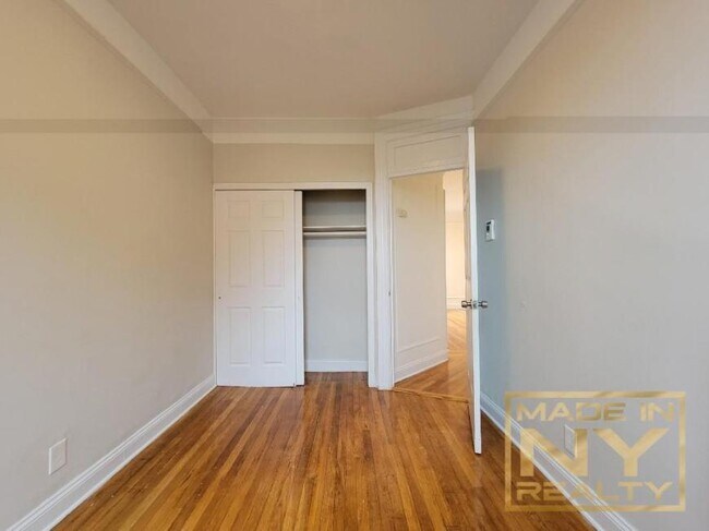 Building Photo - 1 bedroom in ASTORIA NY 11106