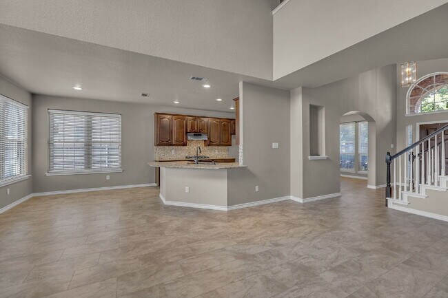 Building Photo - "Luxurious 4-Bedroom, 2.5 Bath Retreat wit...
