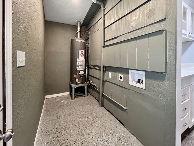 Building Photo - 6347 Limestone St