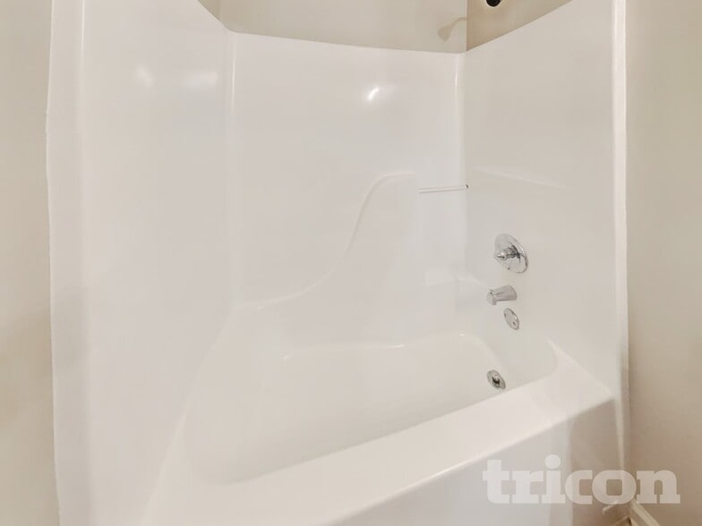 Building Photo - 5530 Thompson Park Blvd