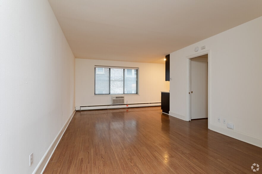 1BR, 1BA - Lexington