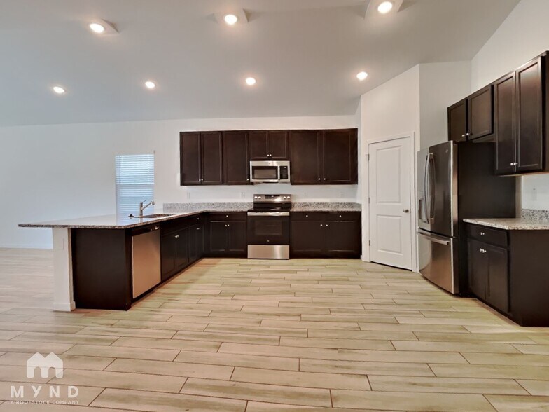 Building Photo - 7918 N 79th Ave