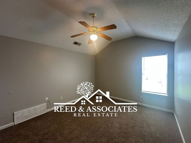 Building Photo - Charming Millington Home with Large Backyard~