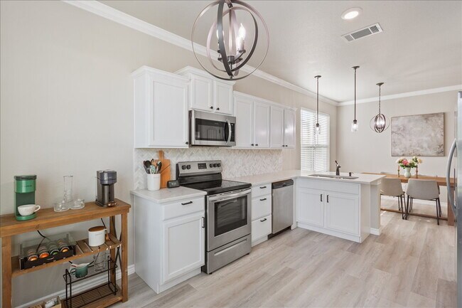 Building Photo - 2120 Blackhawk Lp