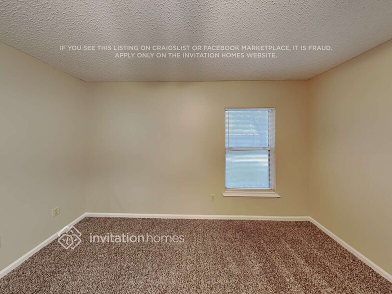 Building Photo - 9713 Peabody Dr N