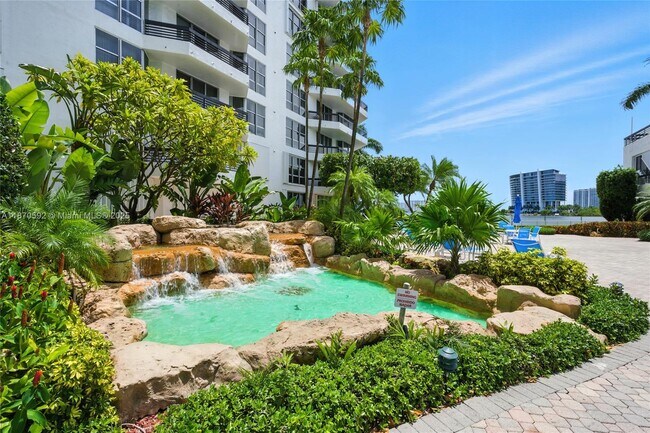 Building Photo - 3600 Mystic Pointe Dr