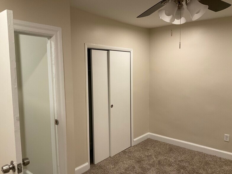 Building Photo - 5221 Beaumont Ave