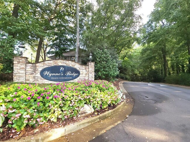 Building Photo - 602 Wynnes Ridge Cir SE