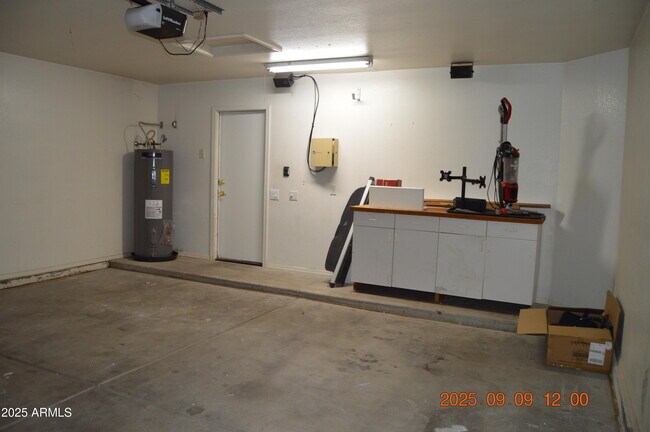 Building Photo - 4151 E Silverwood Dr