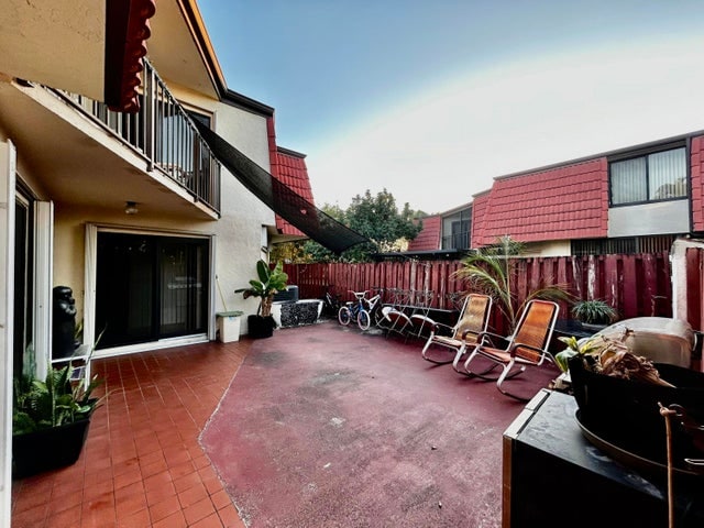 Building Photo - 3652 Victoria Dr