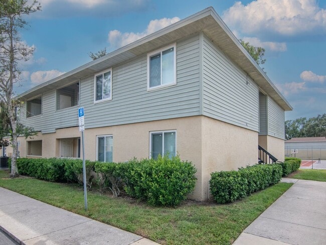 Building Photo - Ground Floor 2 Bedroom 2 Bath - Gated Comm...