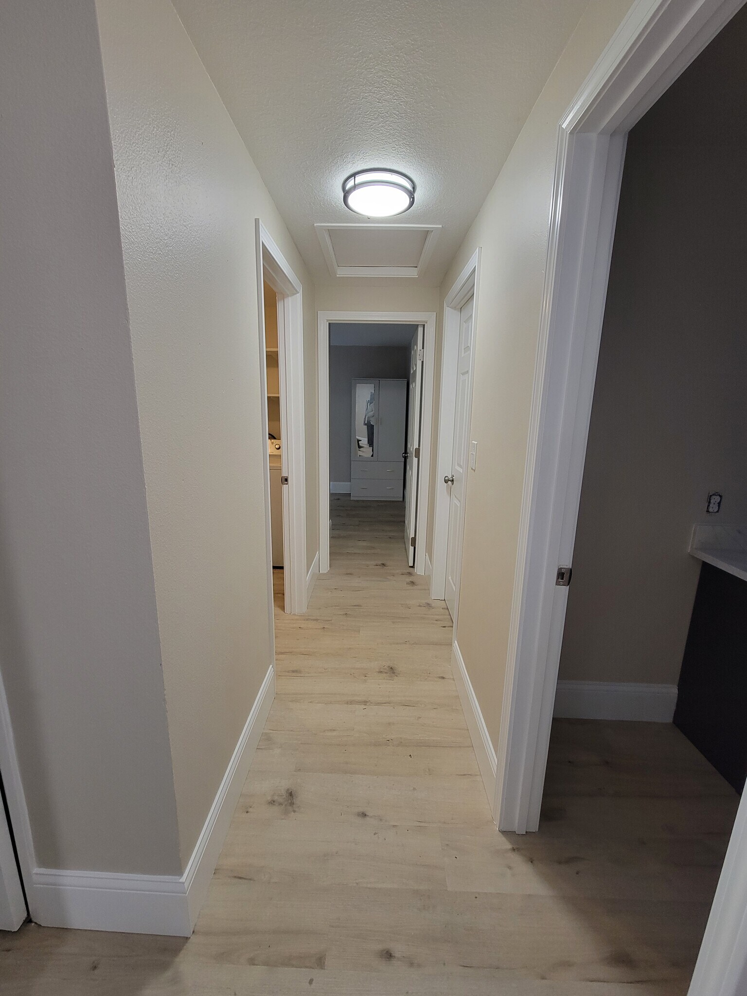 Building Photo - 12835 SW Grant Ave