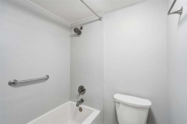 Building Photo - 8412 Shadow Ct