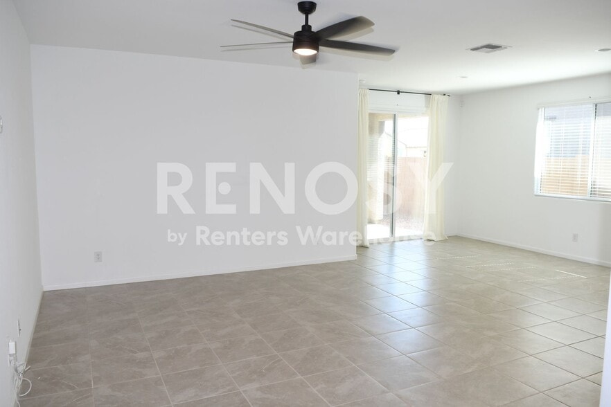 Building Photo - 9449 W Montecito Ave