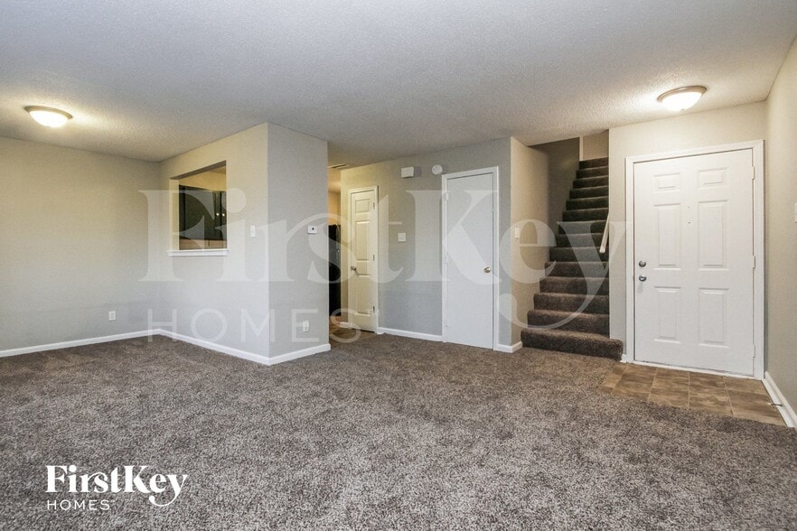 Building Photo - 4554 Redcliff S Ln