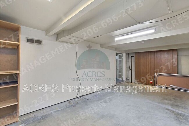 Building Photo - 15446 21st Ave SW