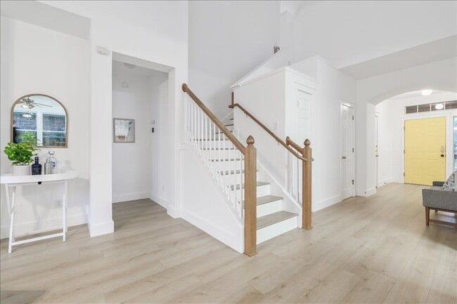 Building Photo - 712 Arrowood Pl