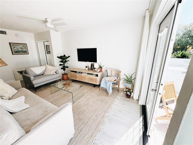 Building Photo - 212 Bunkerhill Ln