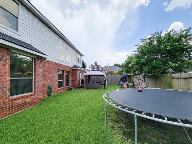 Building Photo - 17615 Forest Haven Trail