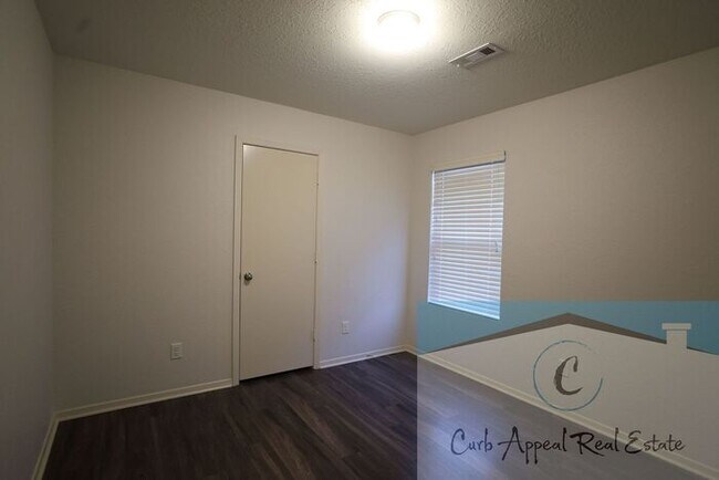 Building Photo - Beautiful 4 bedroom/2 bath home - Nettleton