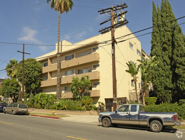 Primary Photo - North Gardner Street Apartments