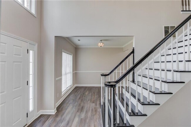 Building Photo - 3895 Kingsbrook Blvd