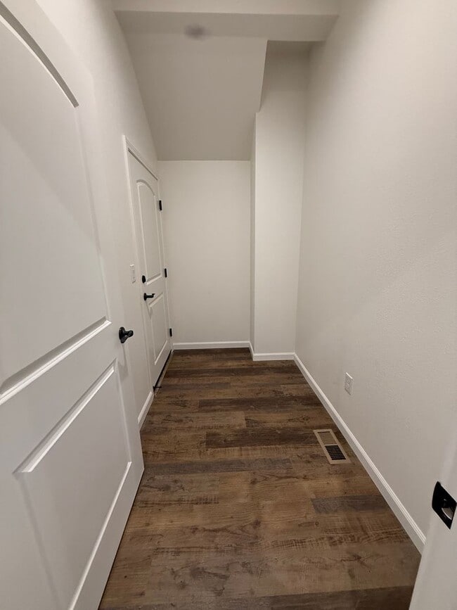 Building Photo - Fully Furnished