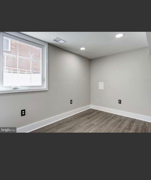 Basement room - 4208 Fort DuPont Ter SE