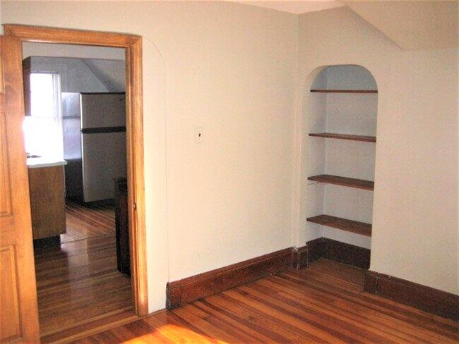 Building Photo - 95 Bartlett St