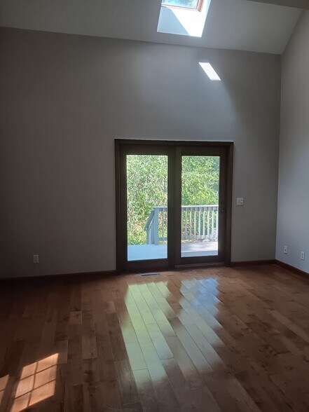 Building Photo - 21 Glengarry Dr
